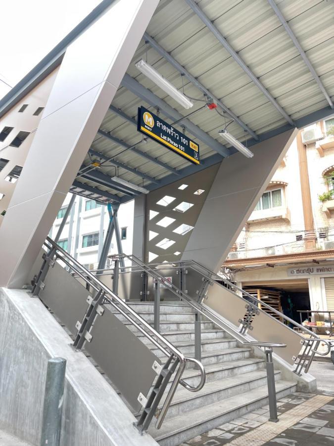 Metro Point Hotel