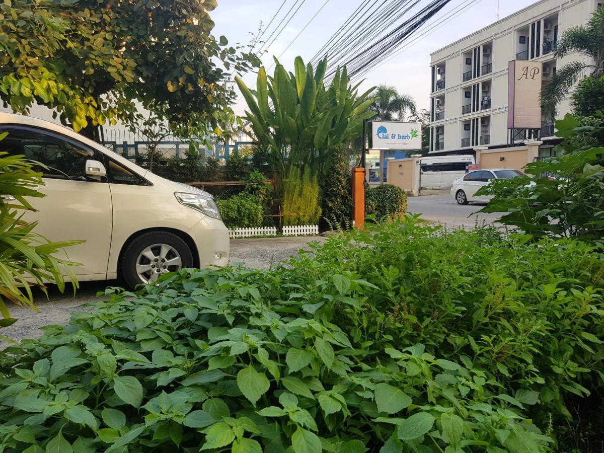 Plai And Herbs Suvarnabhumi Airport Hotel 3*