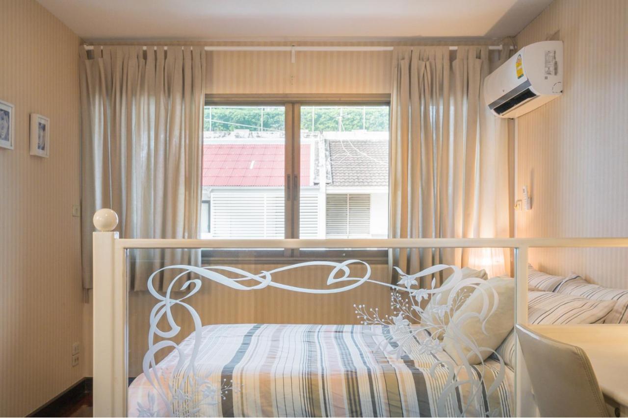 Laid Back Living In A Retro Chic Retreat Apartment Bangkok