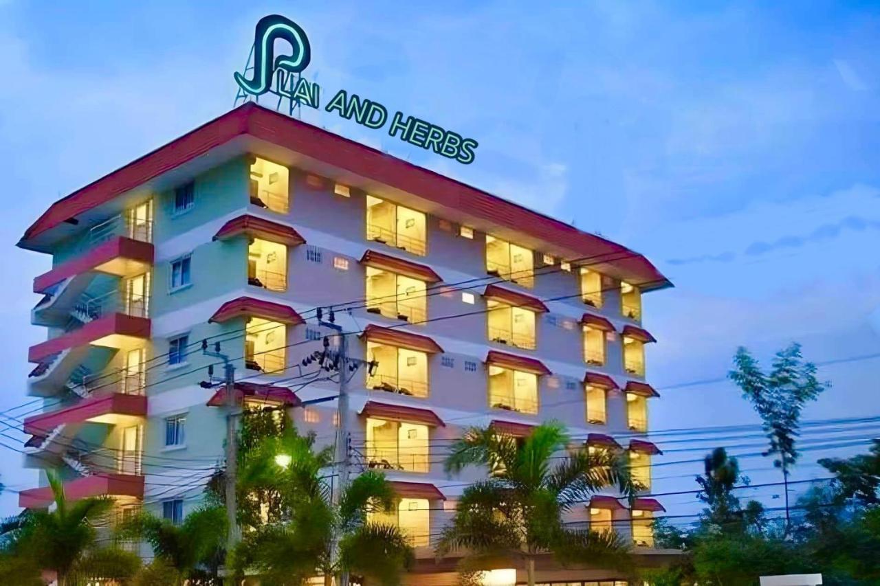 Plai And Herbs Suvarnabhumi Airport Hotel 3*