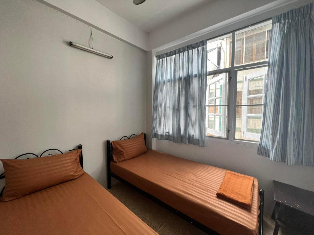Merry V Guest house Bangkok