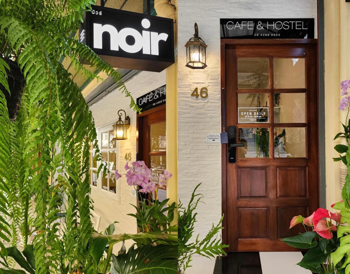 Noir Cafe And Chinatown *