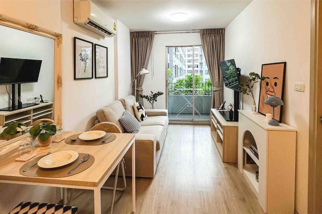 Cozy In Sukhumvit Apartment *