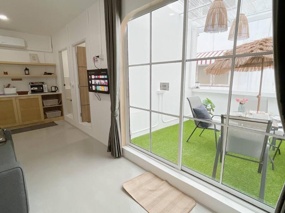 Relax Private Terrace&cozy Br,near Grand Palace Apartemen Bangkok