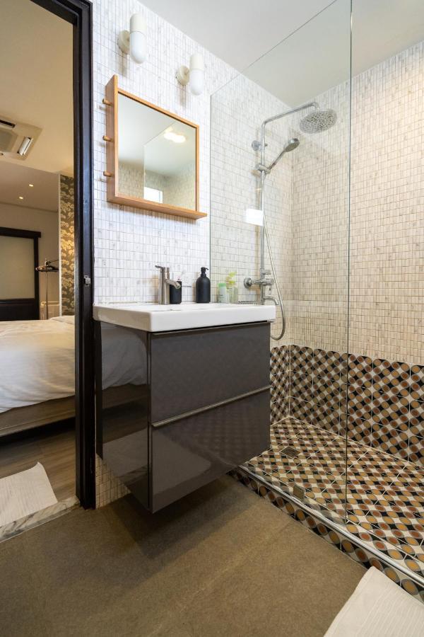 Amorn House Yenakart Sathorn 5 Stars Location Apartment Bangkok
