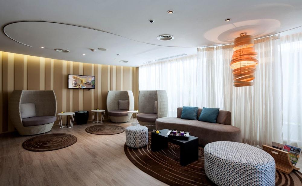 Centara Watergate Pavilion Bangkok