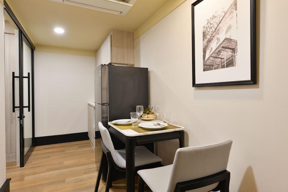 Hotel Oakwood & 4*