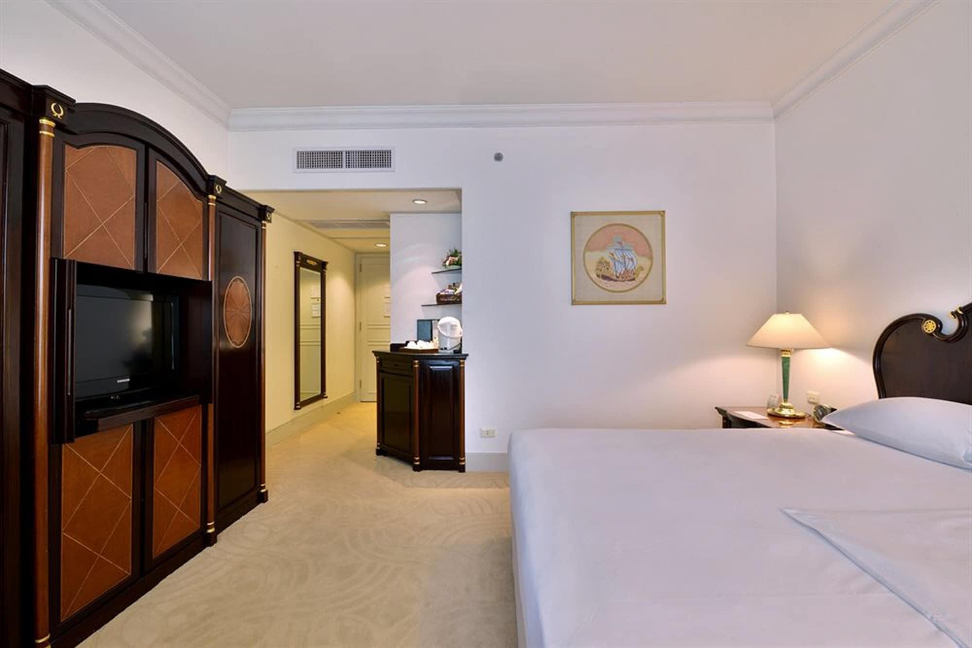 Evergreen Laurel Hotel