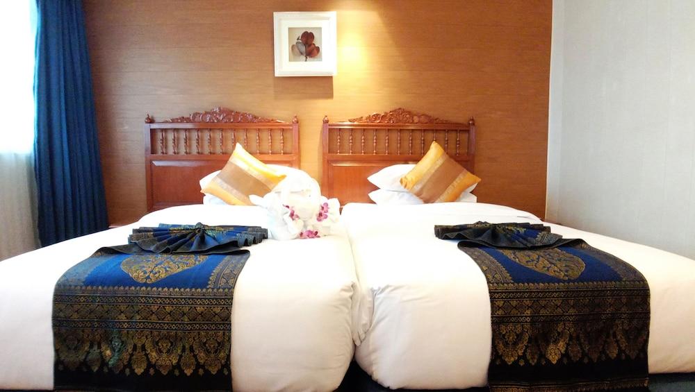 Centre - Sha Extra Plus Hotel 4*