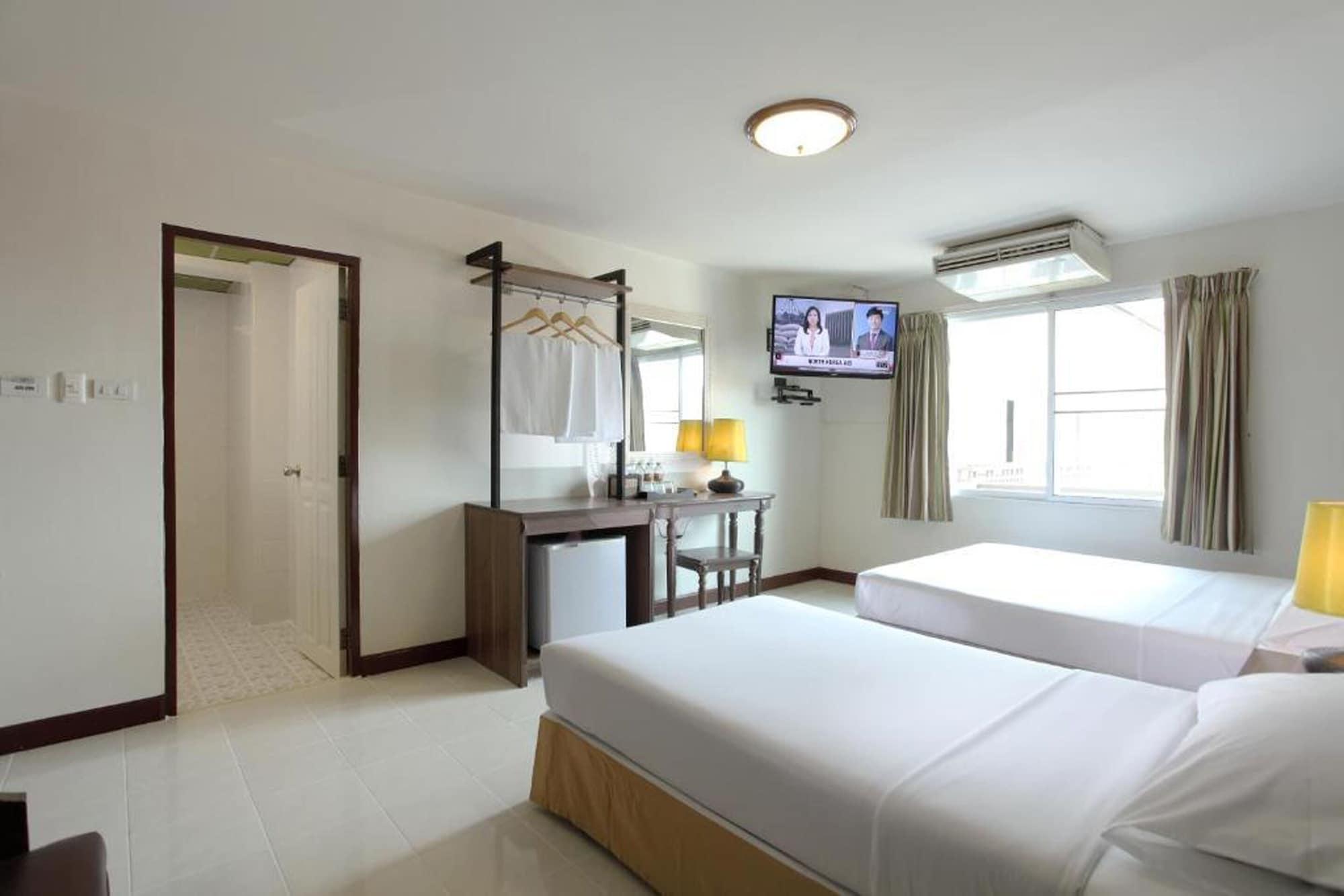Inn Rambuttri Village Plaza 3*