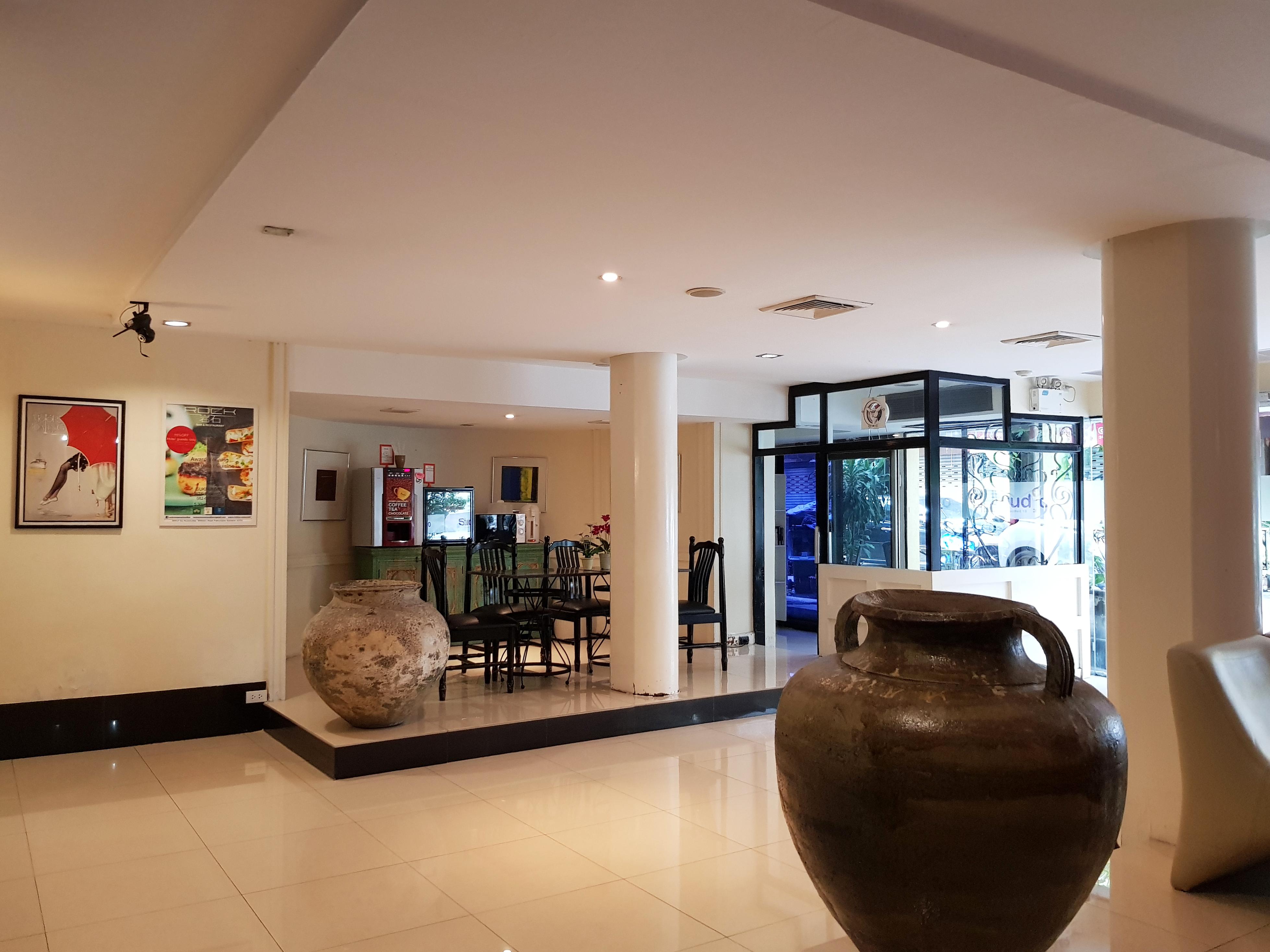 Sukhumvit 18 By Icheck Apartment Bangkok