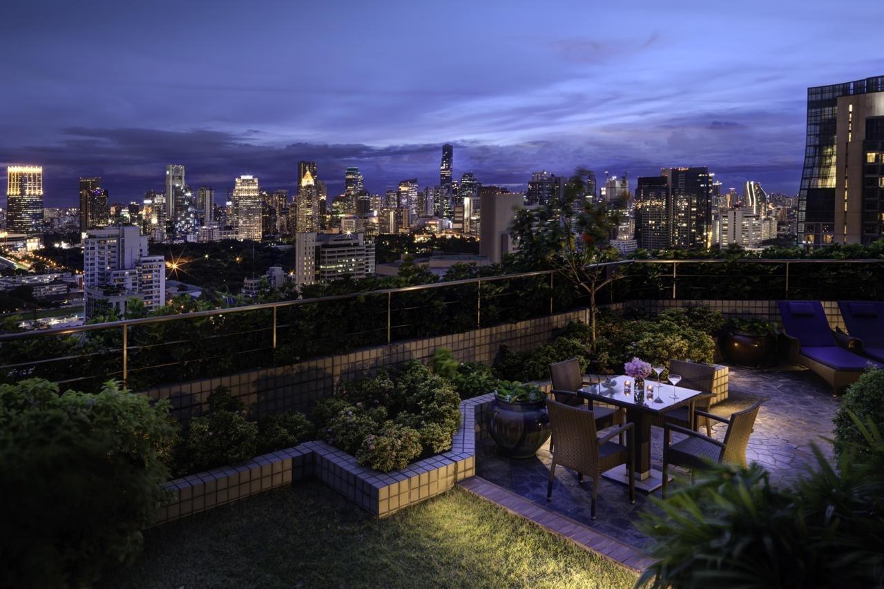 Doubletree By Hilton Ploenchit Hotel