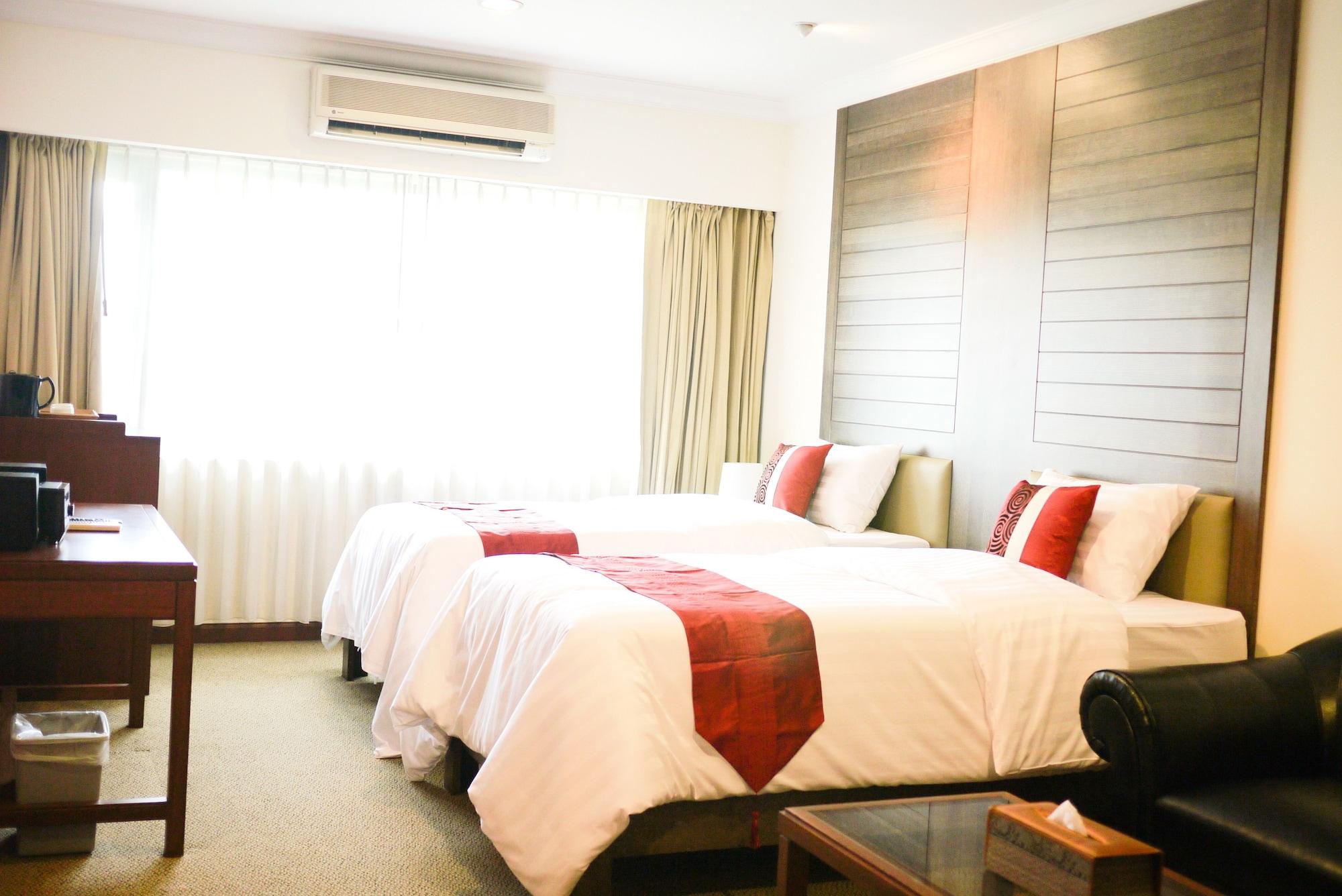 Triple 8 Hotel 3*