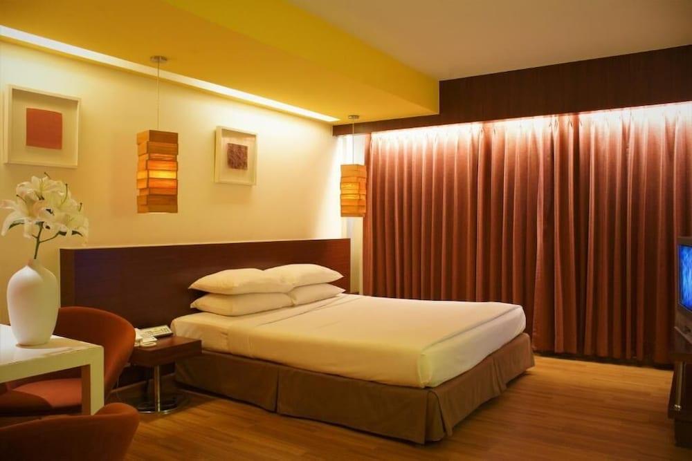 Veronica Hotel 3*