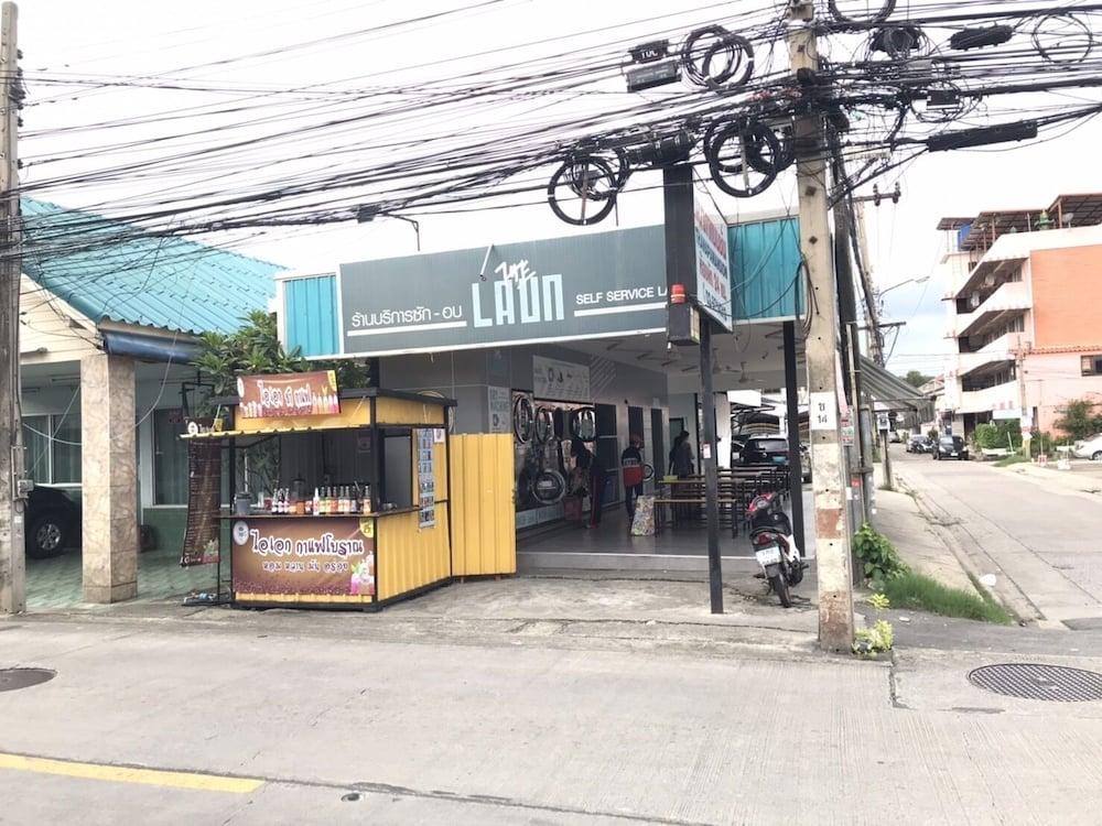 48 Donmuang Airport Hotel