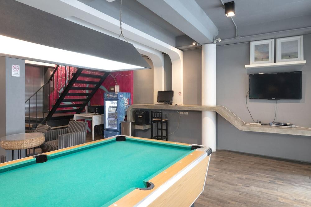Hostel Cheqinn - Sukhumvit 4 Nana Plaza Bangkok