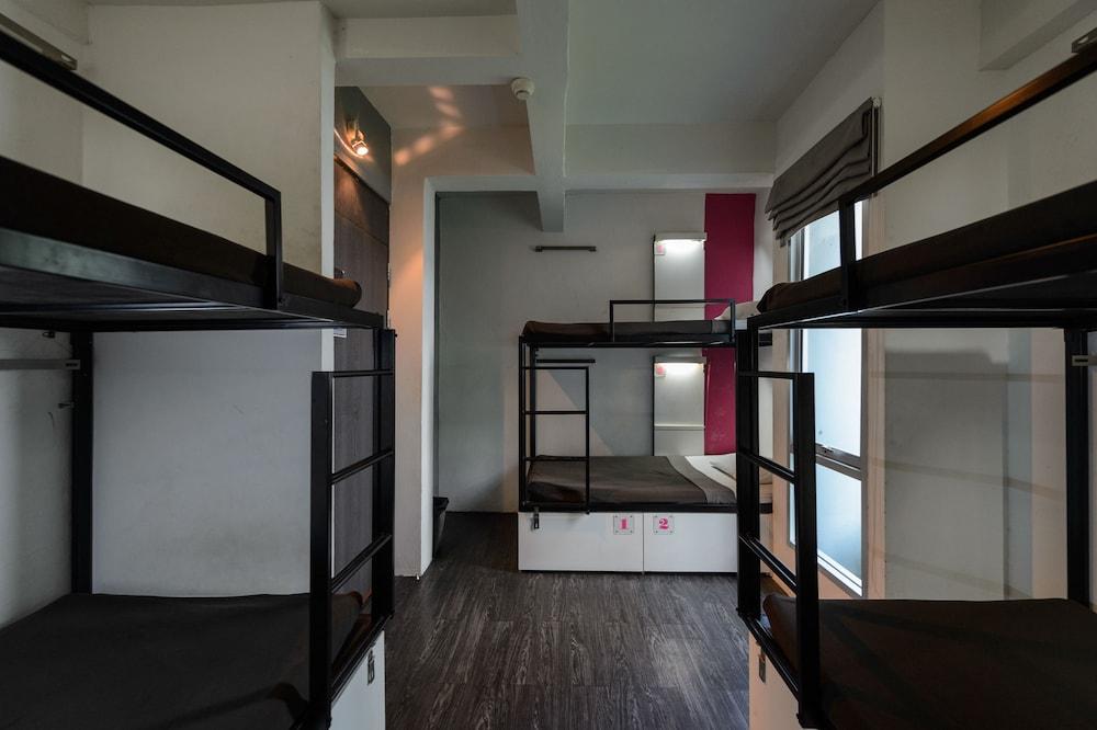 Albergue Cheqinn - Sukhumvit 4 Nana Plaza Banguecoque