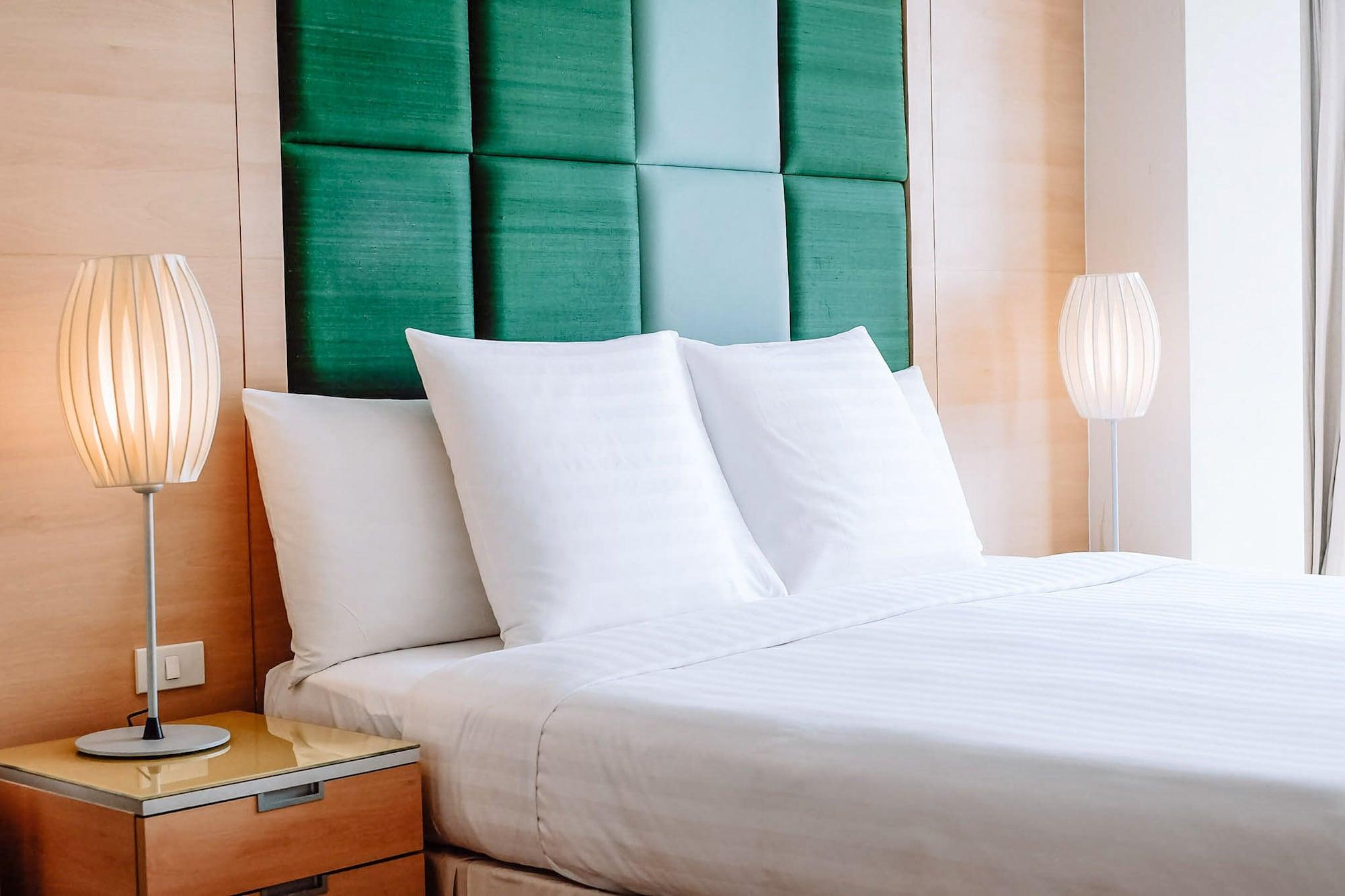Urbana Langsuan 5*