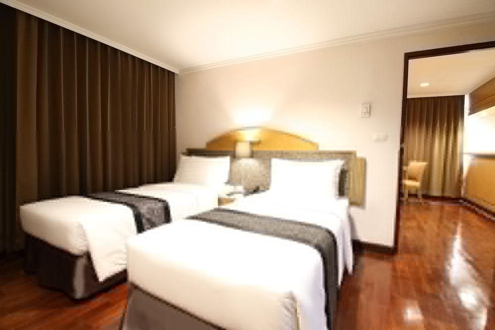 Grand Tower Rama 6 Hotel