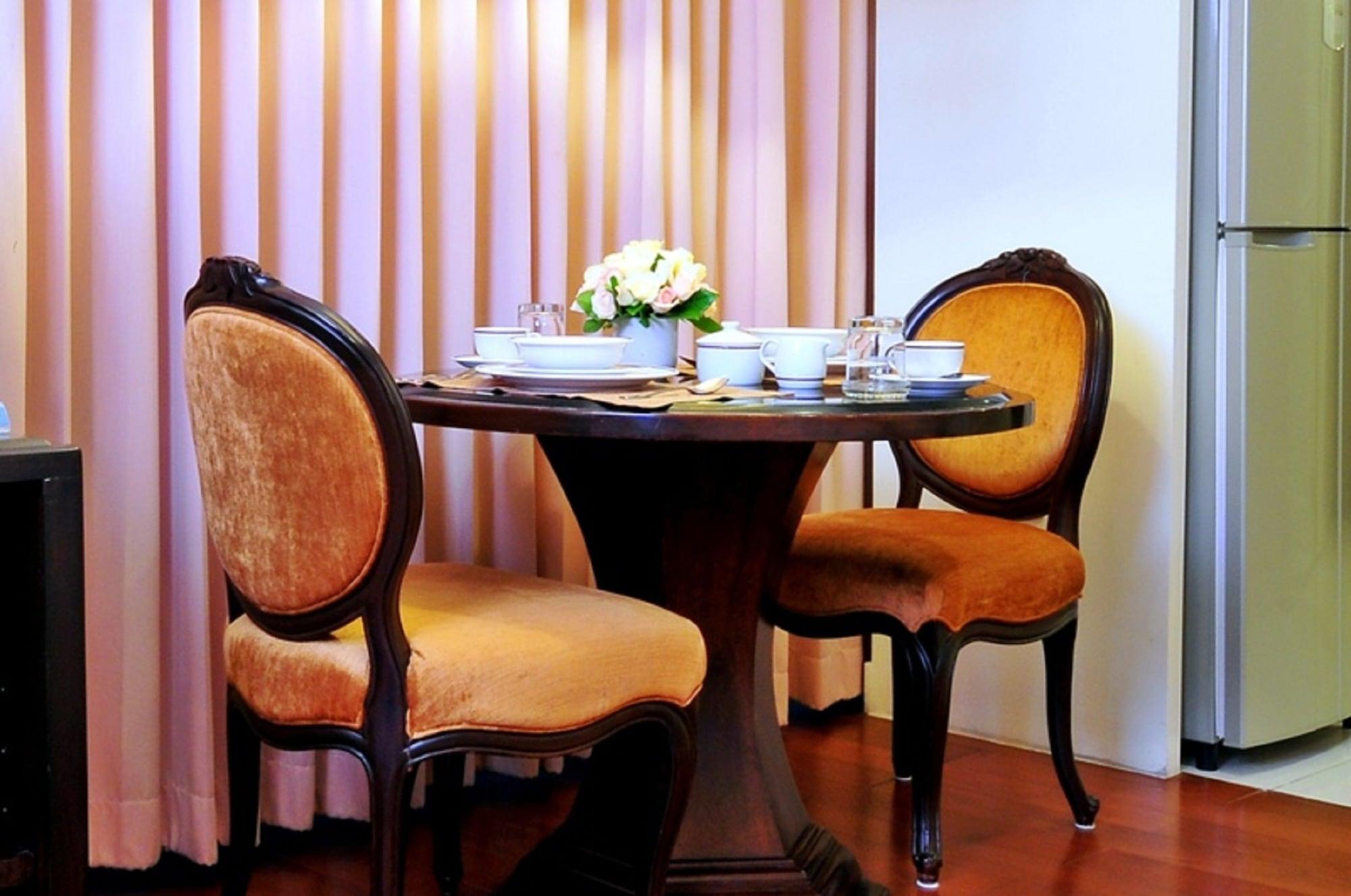 Centre Point Plus Hotel Silom - Newly Renovated