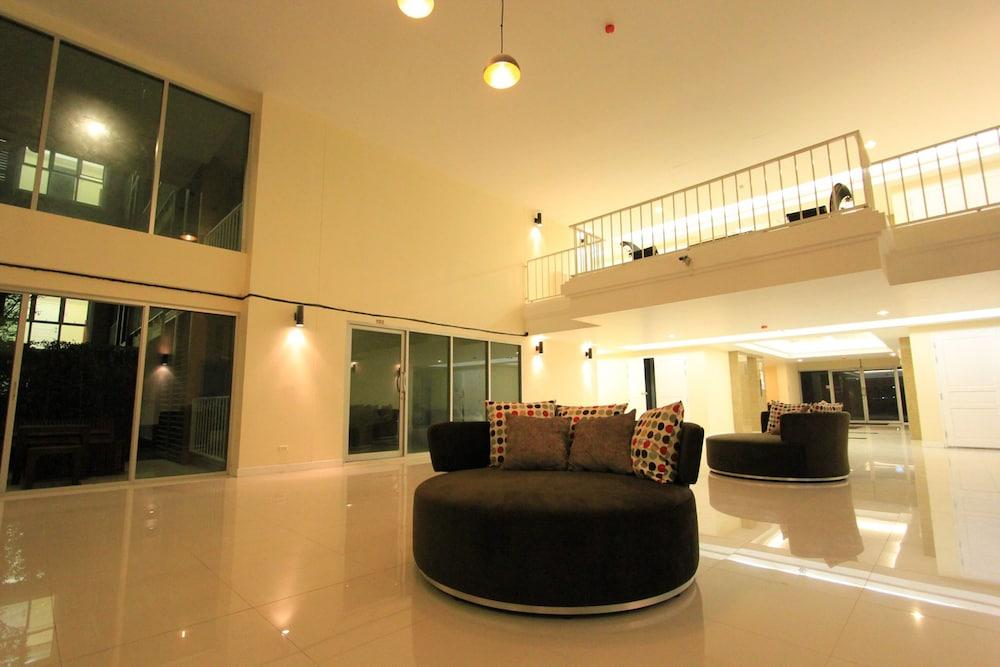 Grow Residences Hotel