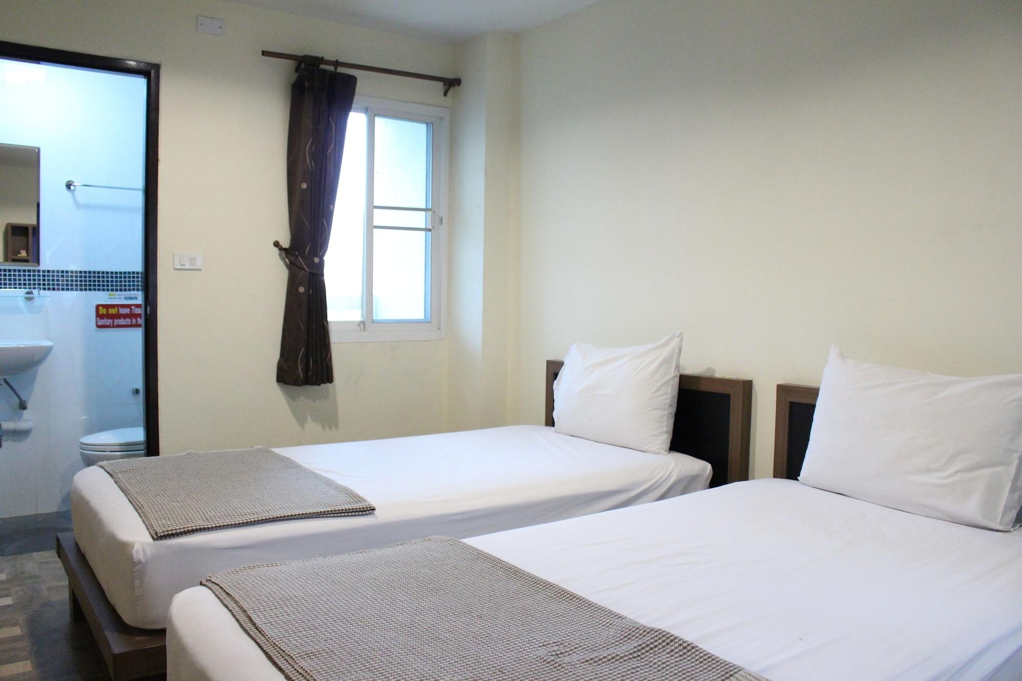 Samsen Sam Place Homestay *