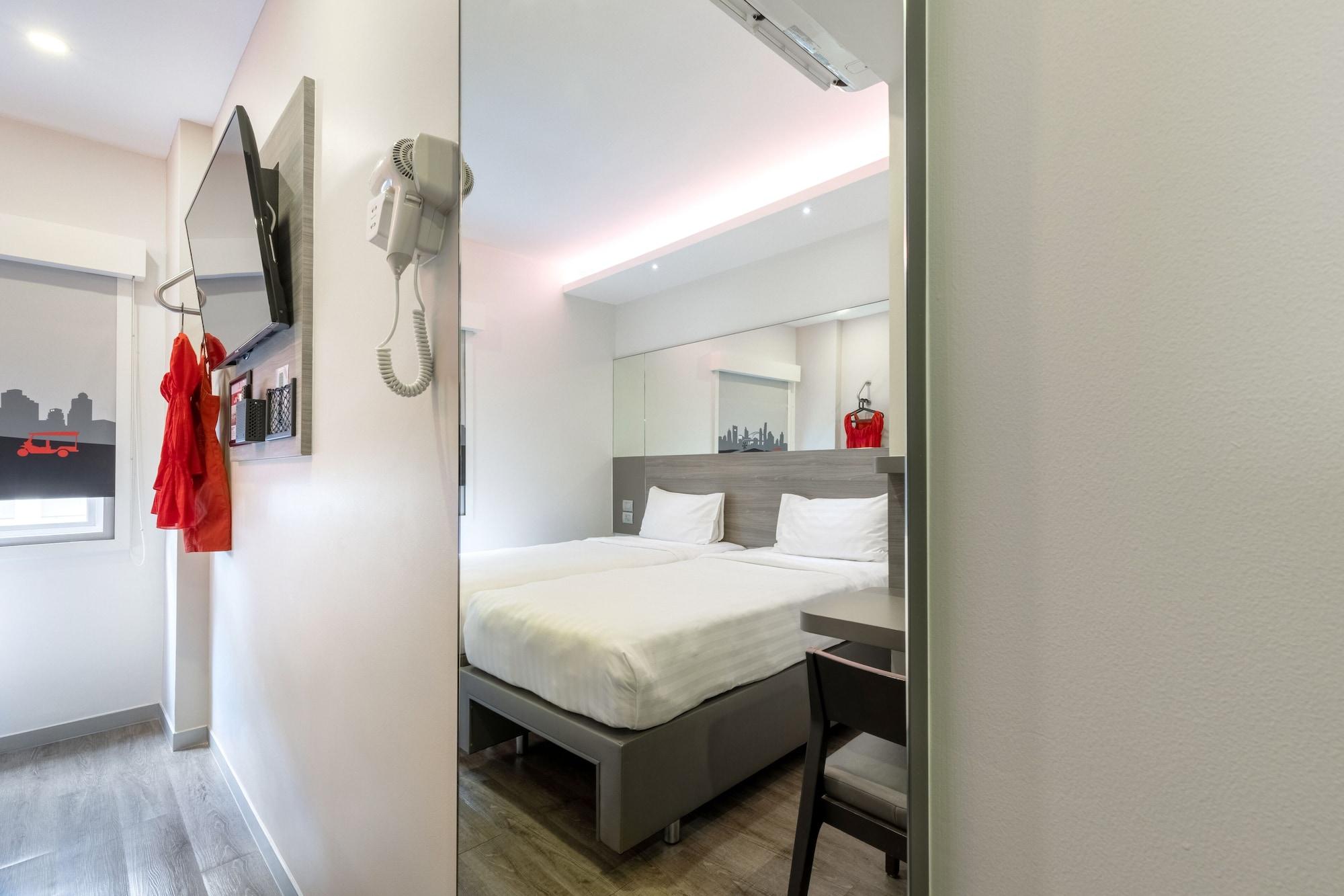 Red Planet Surawong 3*