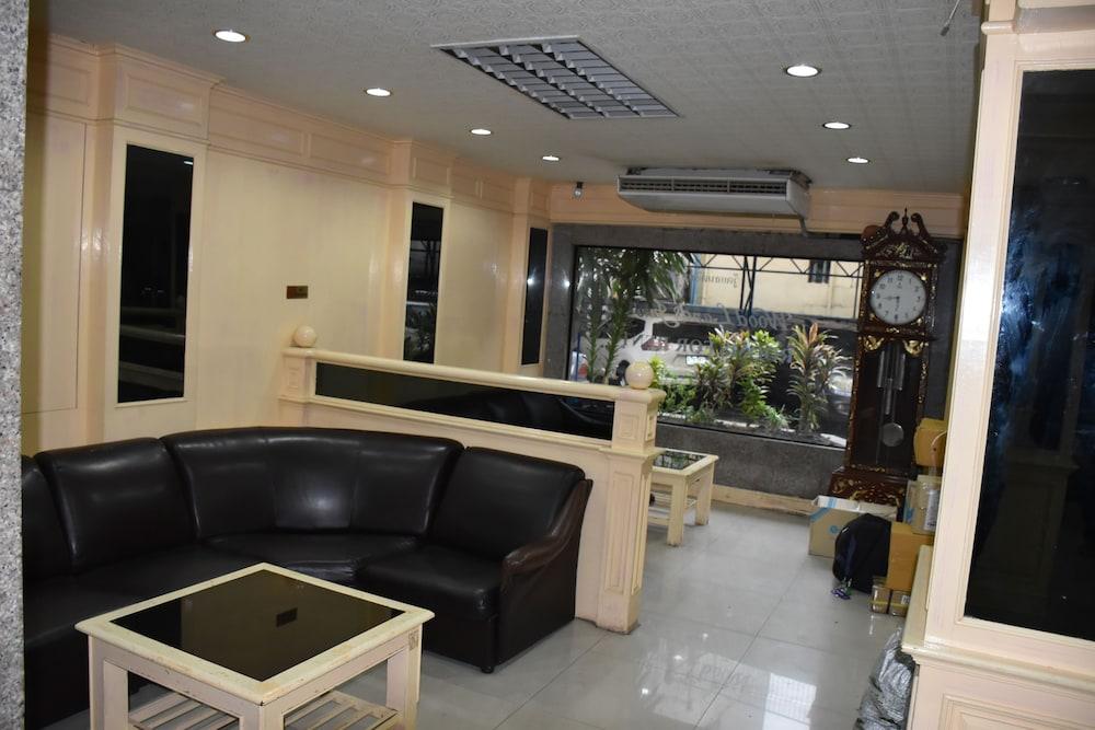 Inn Woodlands Bangkok