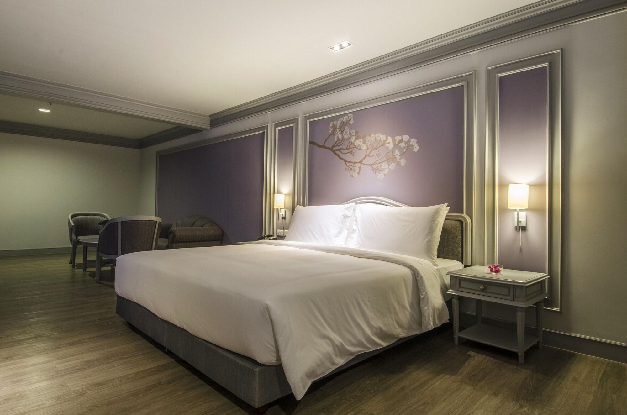 The Pantip Ladprao 5*
