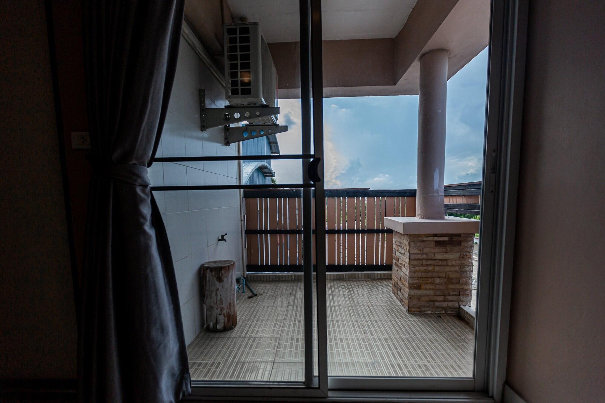 Latin Garden Hotel