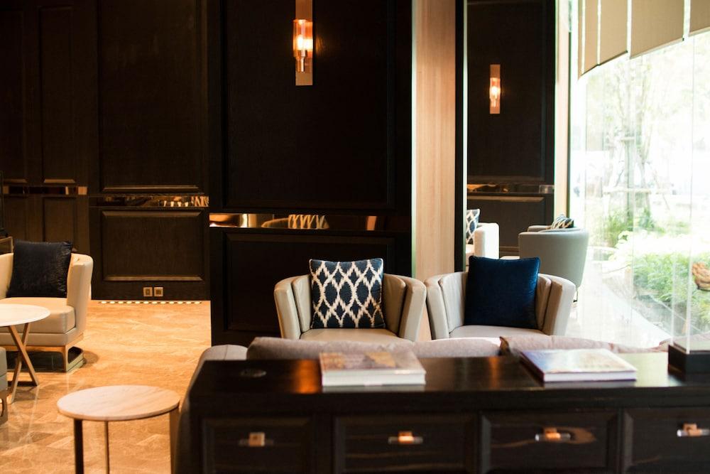Hyatt Regency Sukhumvit Hotel 5*