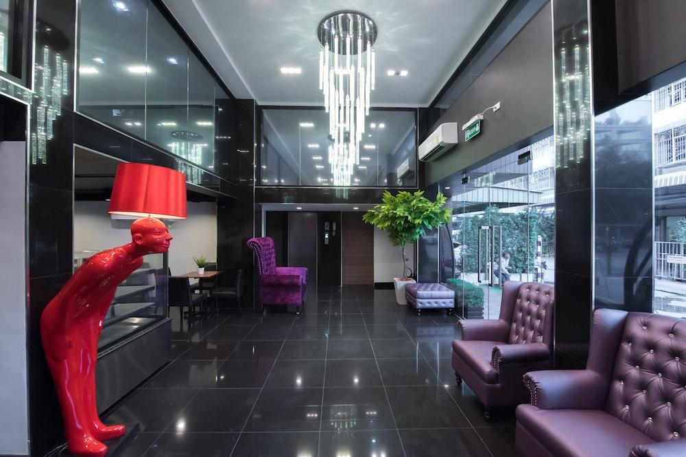 Sovereign Group At Pratunam Hotel 3*