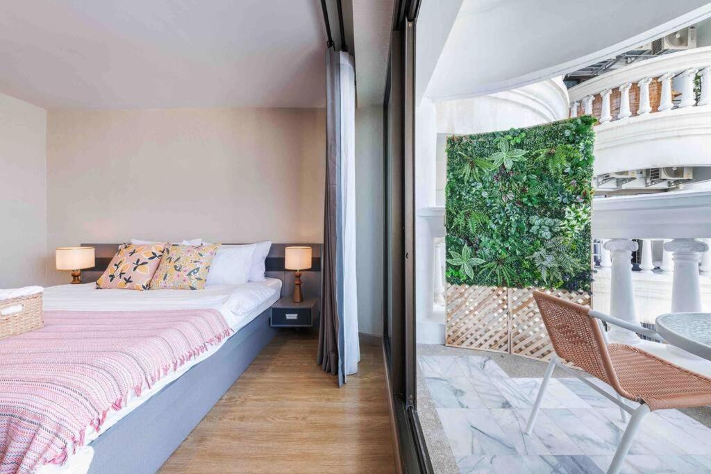 Apartemen Skyline View, Great Location, Spacious Apartment, Bangkok