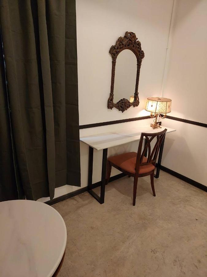 ปิดชั่วคราว เยาวราช Apartment *