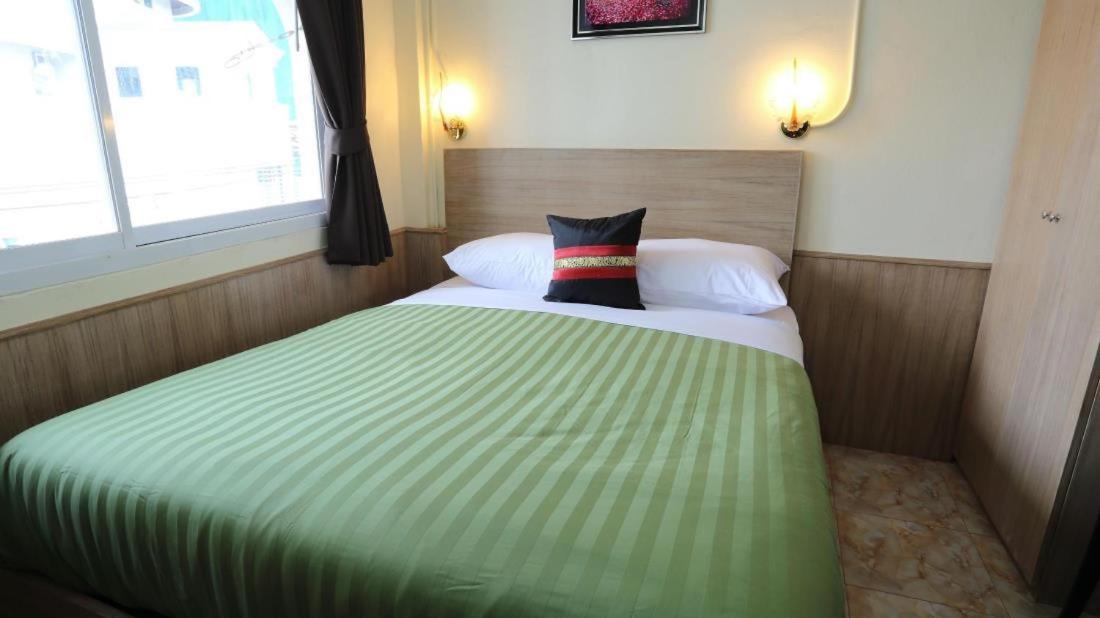 Casa de hóspedes Sukhumvit 20 *
