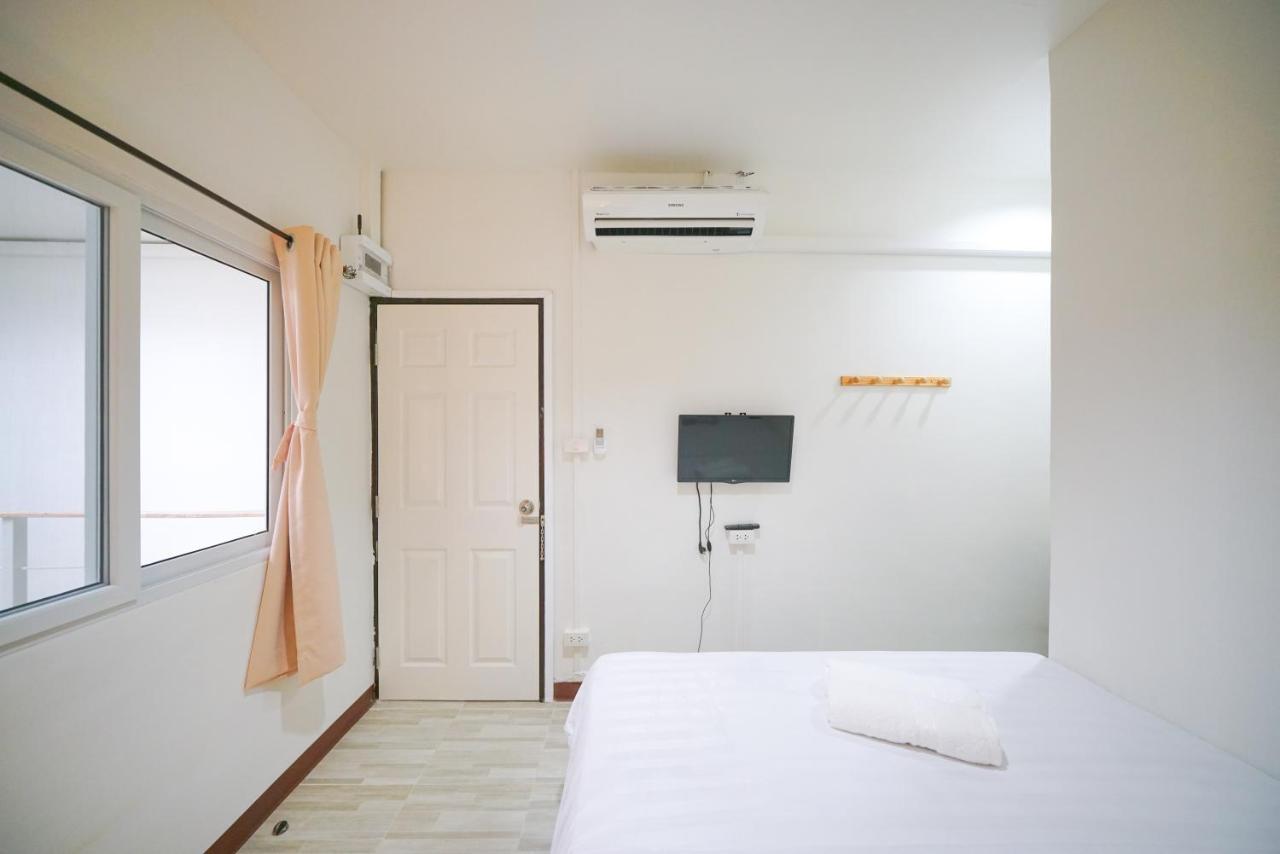 Nut Hostel *