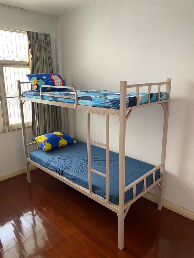 Albergue Sura Hostel Bangkok Near Mrt Phra Ram 9