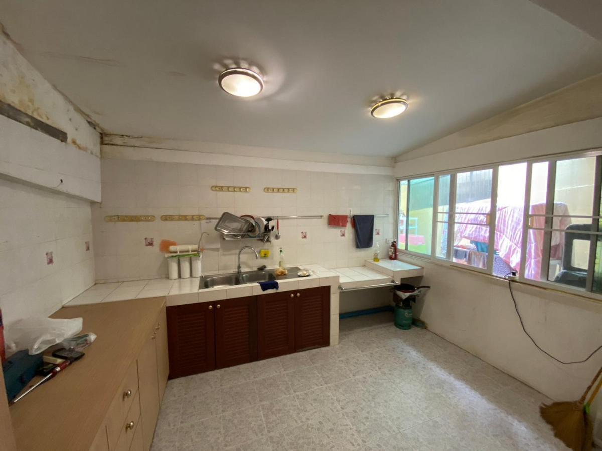 Sura Hostel Bangkok Near Mrt Phra Ram 9 Albergue