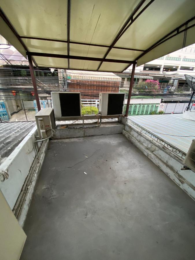 Sura Hostel Bangkok Near Mrt Phra Ram 9 Albergue