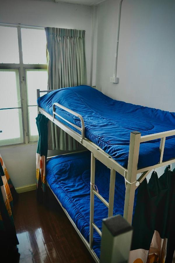 Sura Hostel Bangkok Near Mrt Phra Ram 9 Albergue *