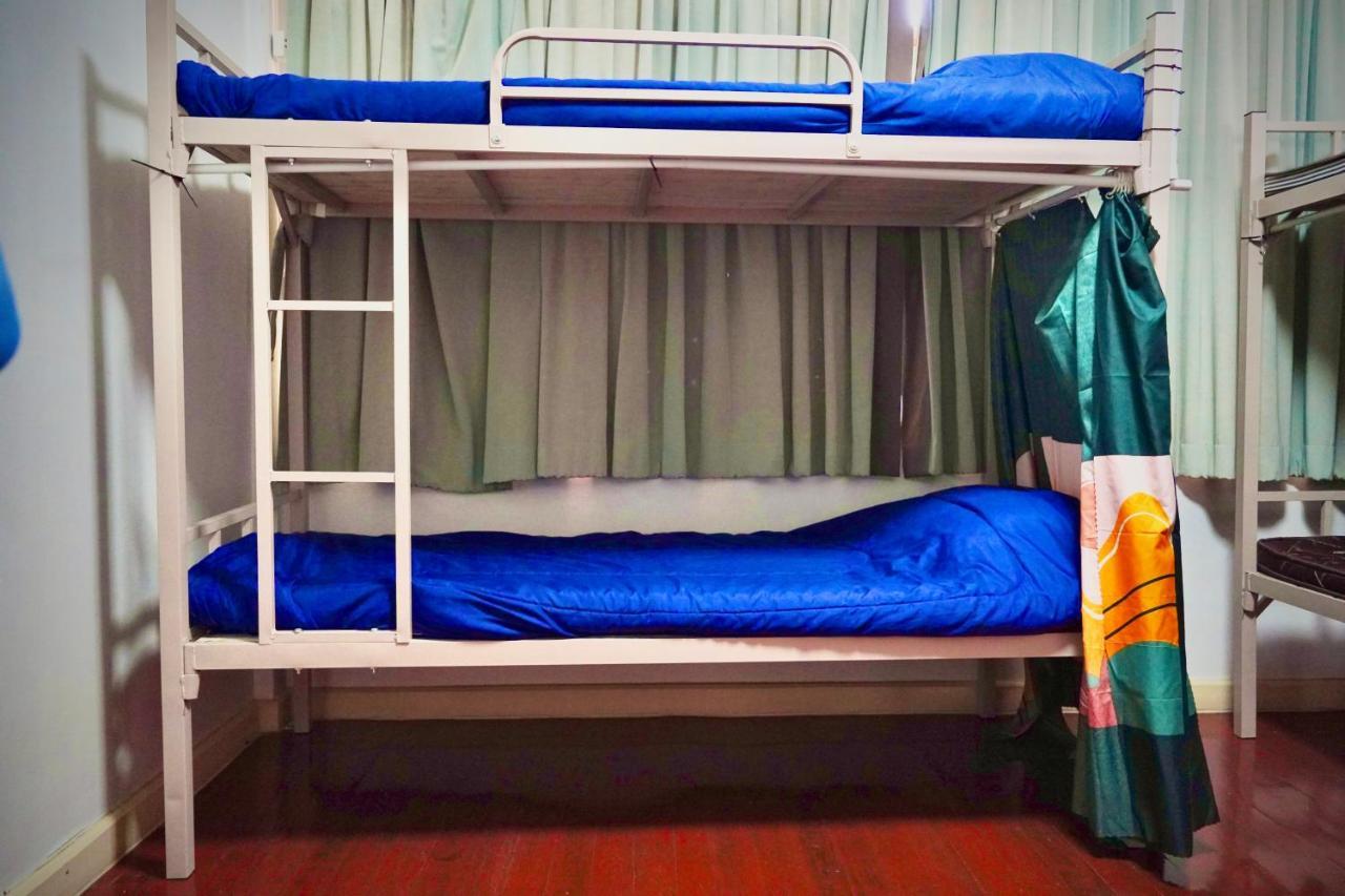 Sura Hostel Bangkok Near Mrt Phra Ram 9 Albergue *