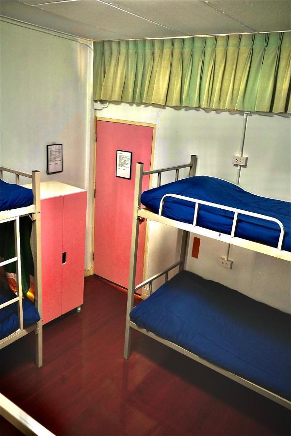 Hostel Sura Hostel Bangkok Near Mrt Phra Ram 9 *