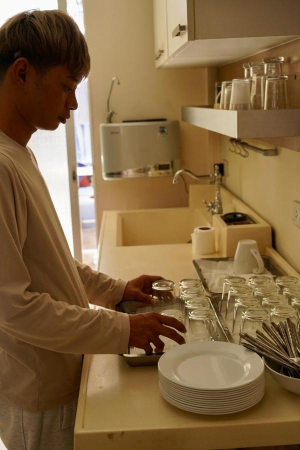 Sura Hostel Bangkok Near Mrt Phra Ram 9 Albergue *