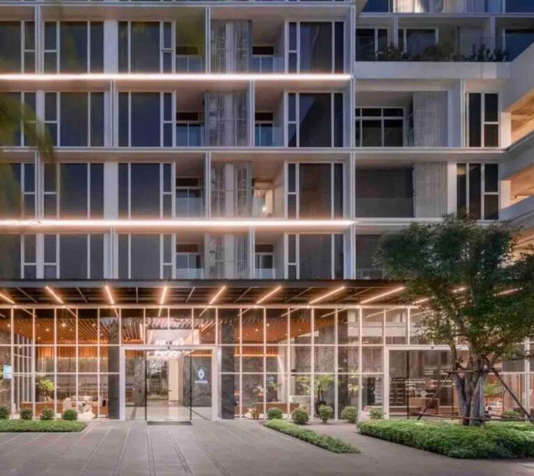 2 Bedrooms, 300 Metres Bts Ekkamai,sukhumvit Bangkok