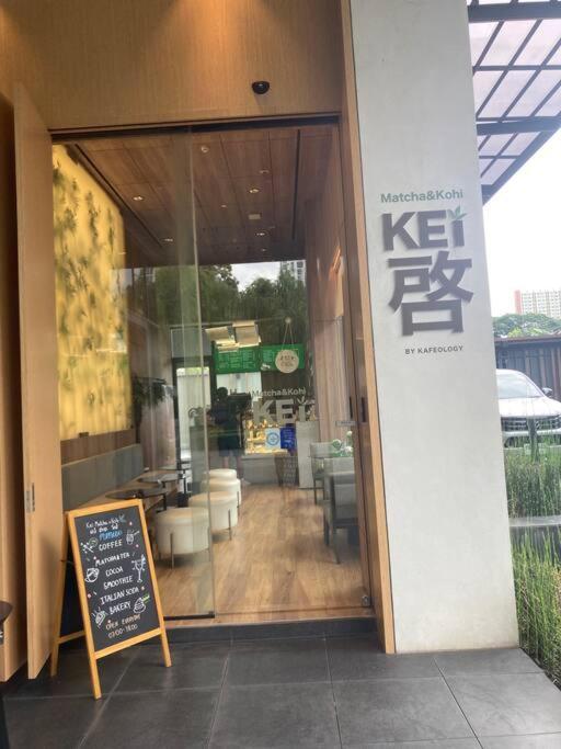 2 Bedrooms, 300 Metres Bts Ekkamai,sukhumvit *