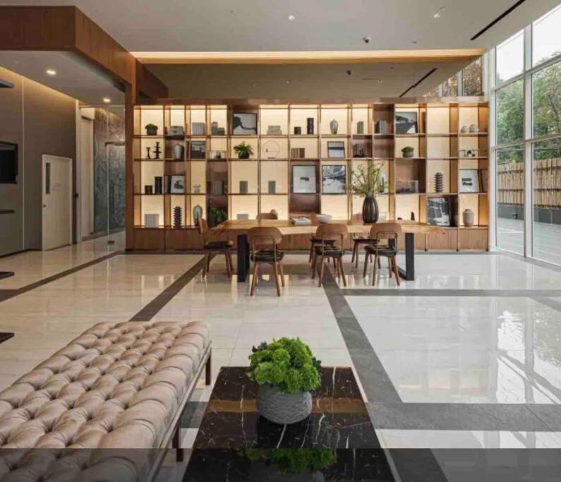 2 Bedrooms, 300 Metres Bts Ekkamai,sukhumvit *