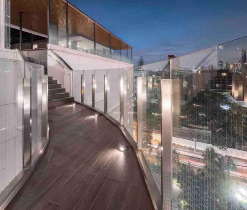 2 Bedrooms, 300 Metres Bts Ekkamai,sukhumvit * Bangkok