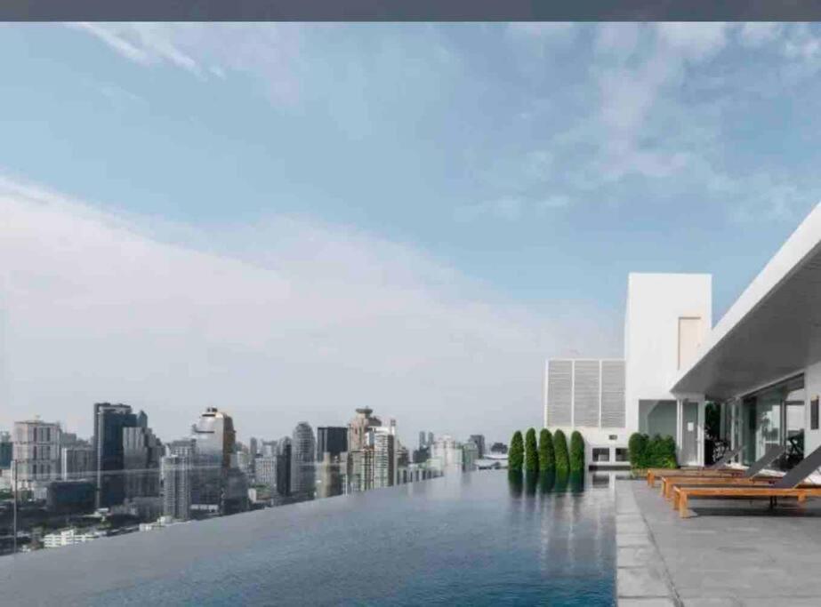 2 Bedrooms, 300 Metres Bts Ekkamai,sukhumvit