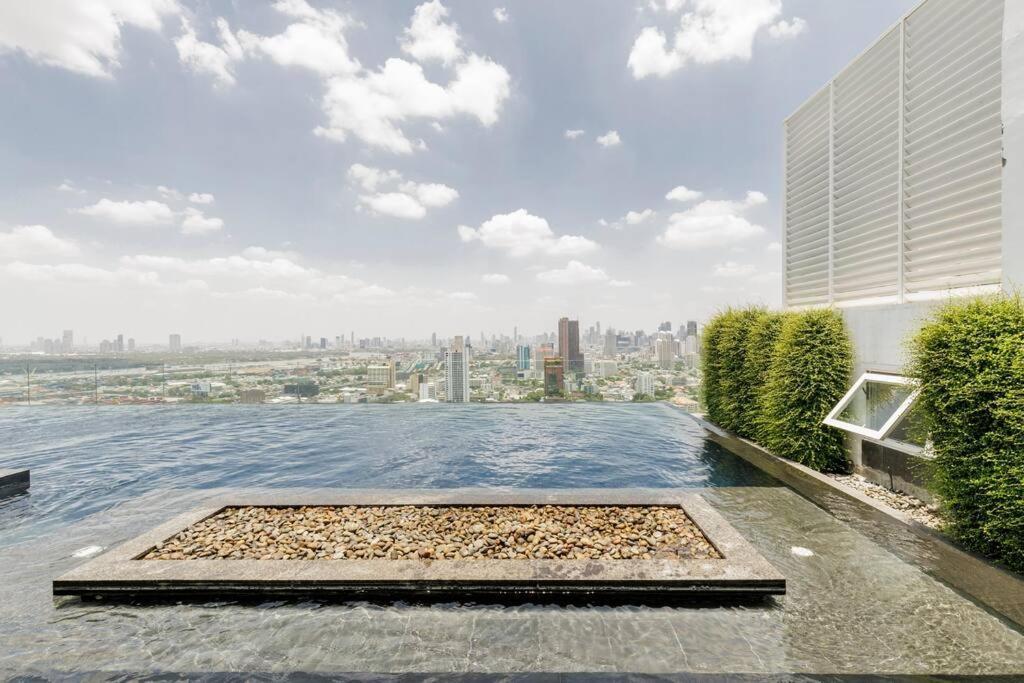 Apartment 2 Bedrooms, 300 Metres Bts Ekkamai,sukhumvit Bangkok