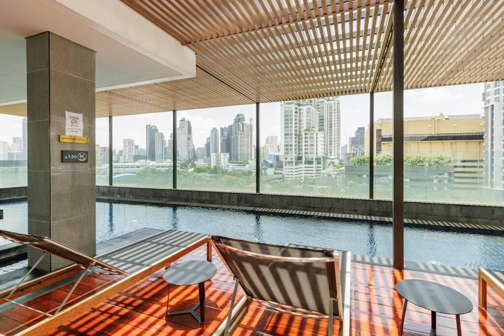 2 Bedrooms, 300 Metres Bts Ekkamai,sukhumvit *
